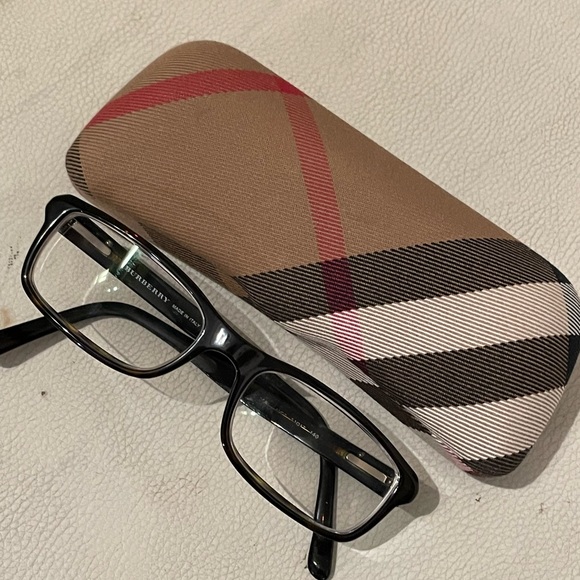 Burberry eye Frame - Picture 13 of 13
